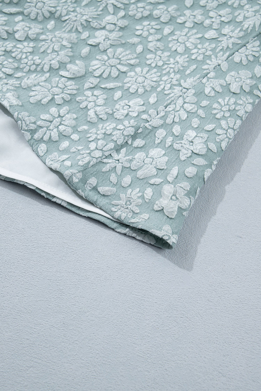 Floral Textured Jacquard Puff Sleeve Blouse