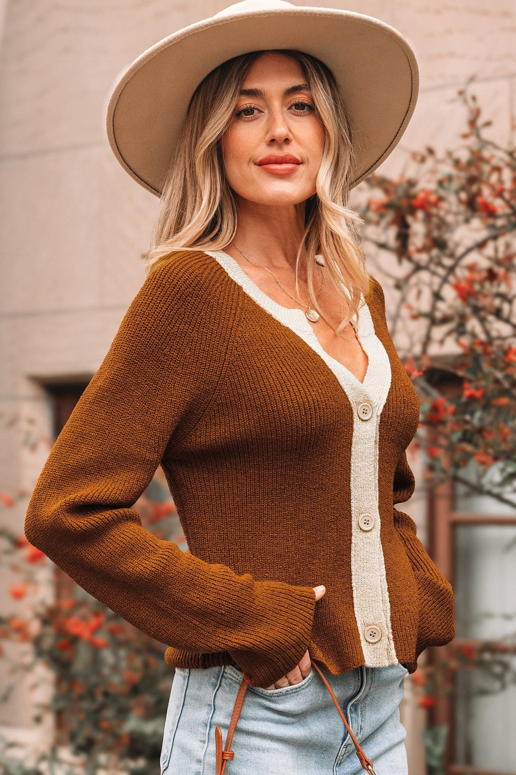 Contrast Trim Buttoned V-Neck Cropped Cardigan
