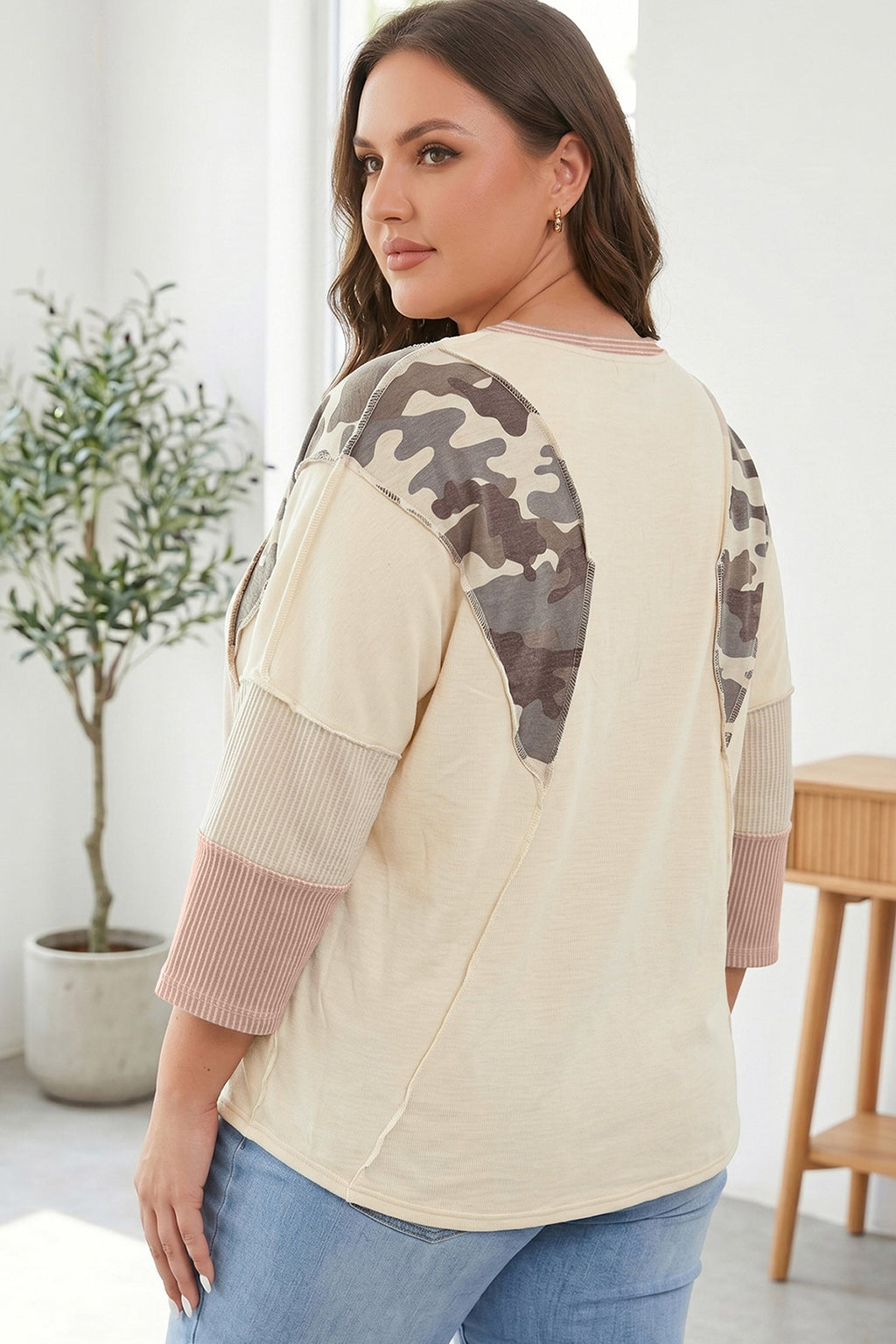 Plus Size Camo Panel Corded Knit Sleeve Blouse