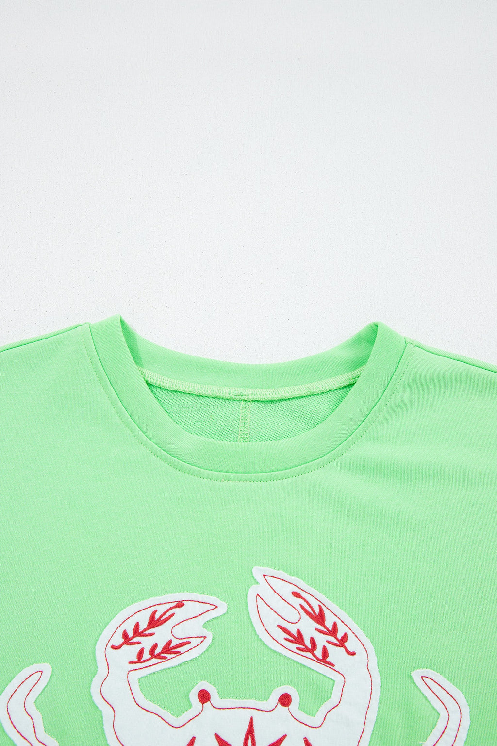 Crab Embroidered Patch Loose Round Neck Tee
