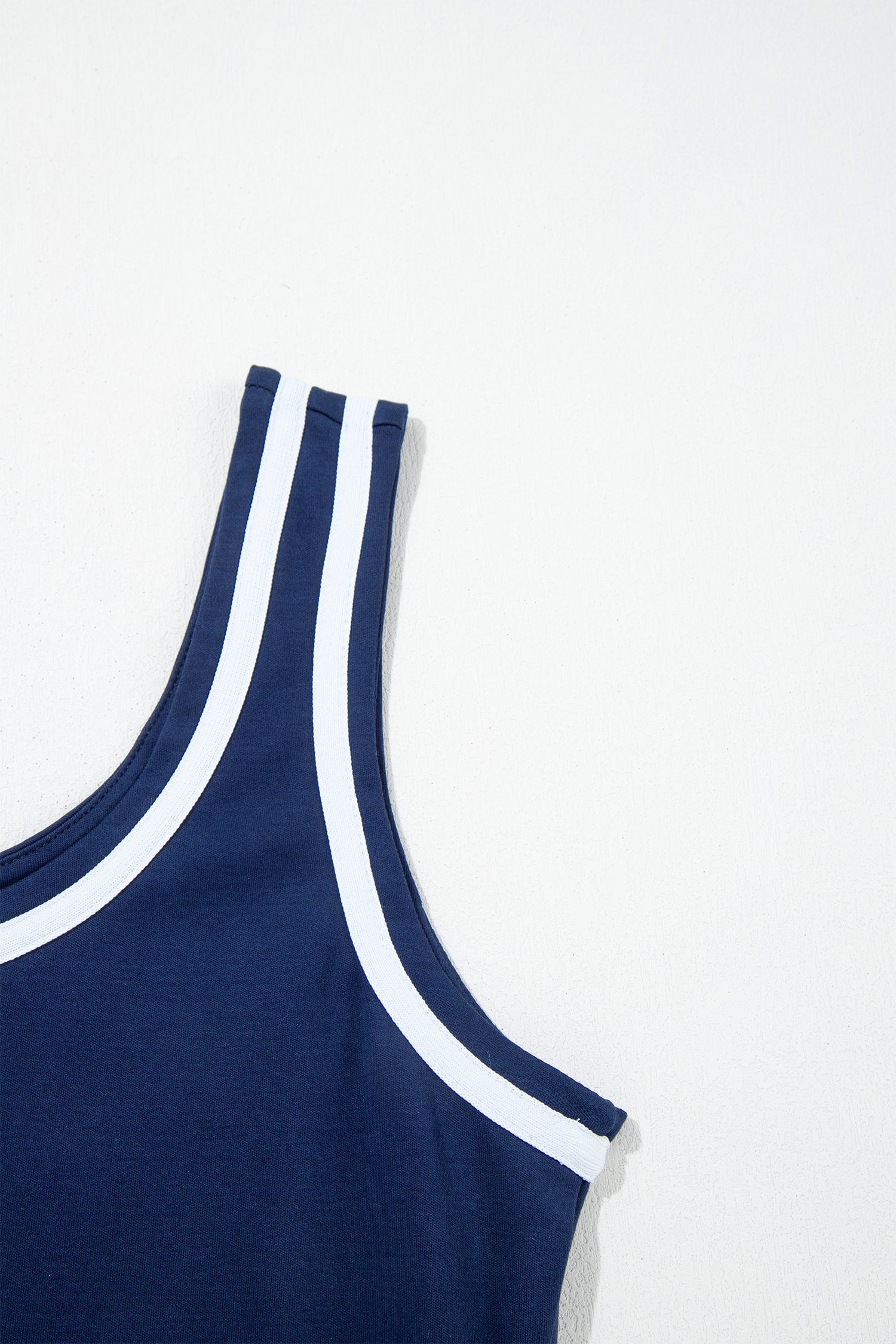 Contrast Trim Scoop Neck Sleeveless Mini Dress