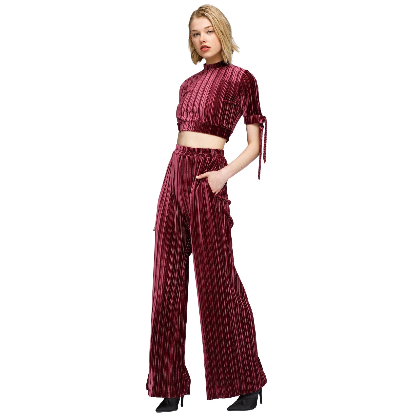 Women's Mock-Neck Velvet Crop Top In Mulberry