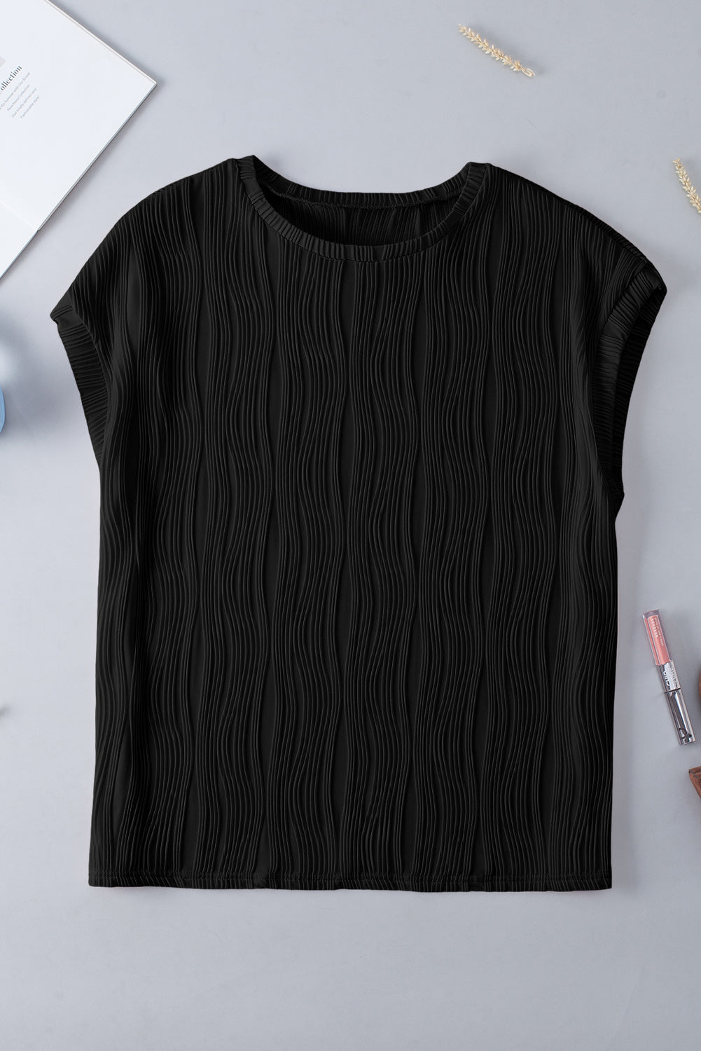 Plus Size Solid Wavy Textured Short Sleeve Tee
