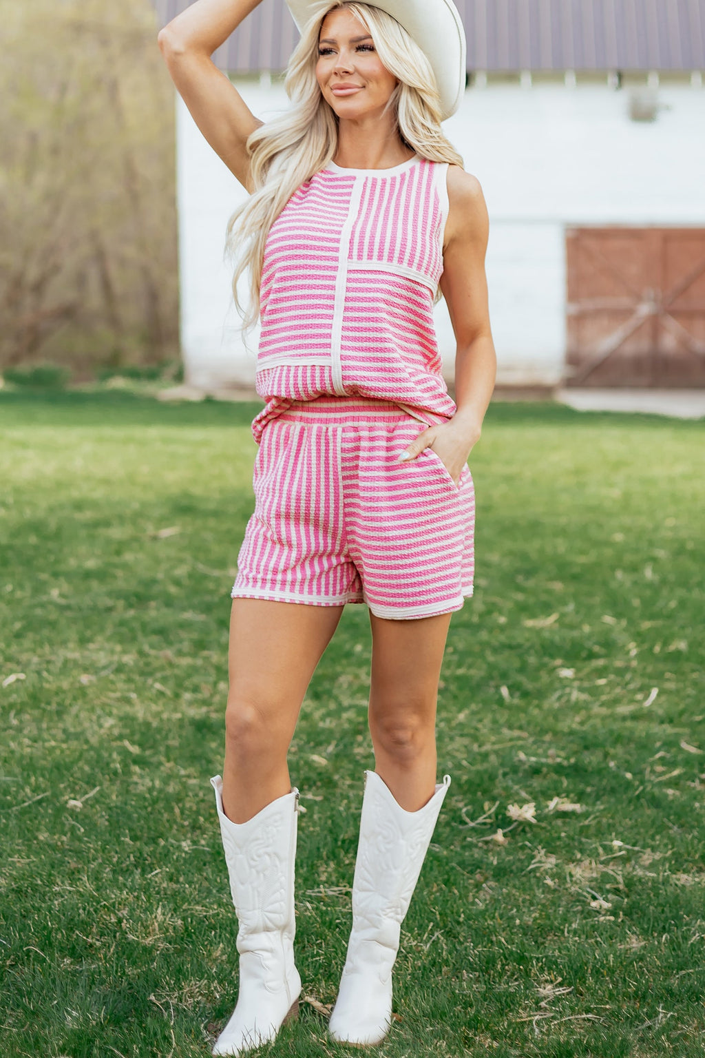 Stripe Contrast Trim Textured Tank & Shorts Set