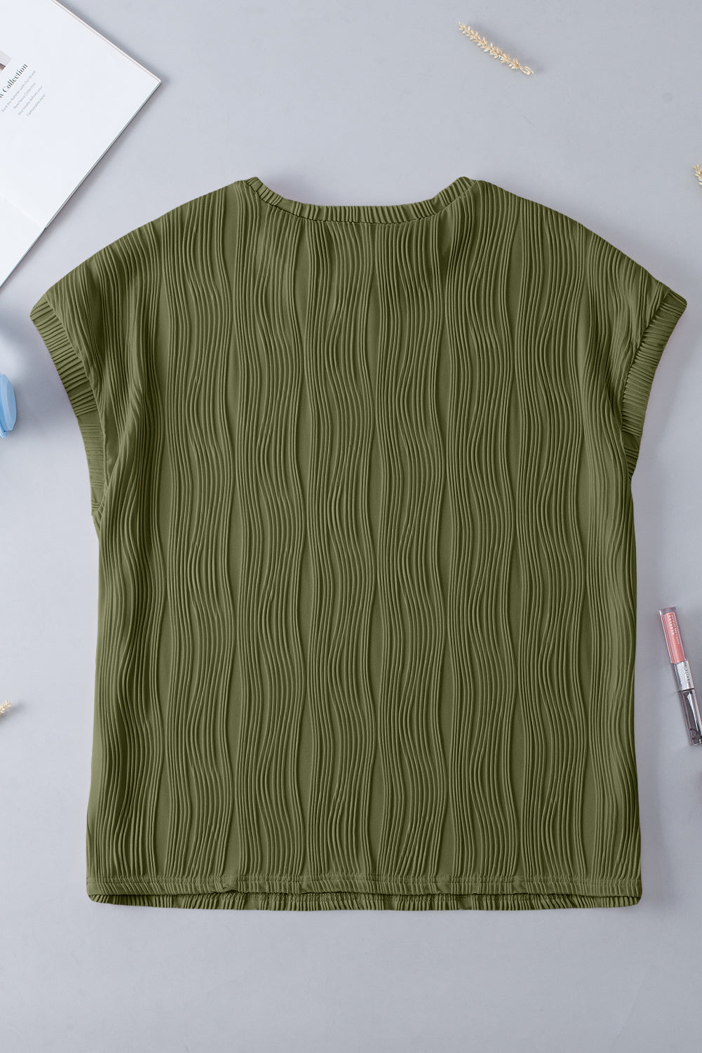 Plus Size Solid Wavy Textured Short Sleeve Tee