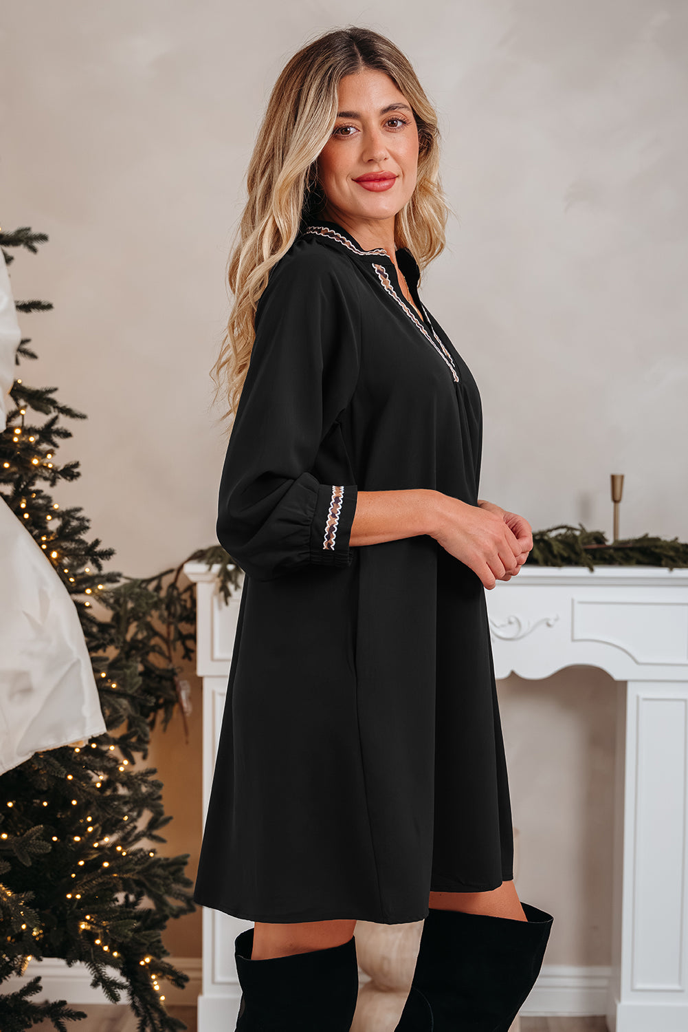 Contrast Trim V-Neck 3/4 Sleeve Mini Dress