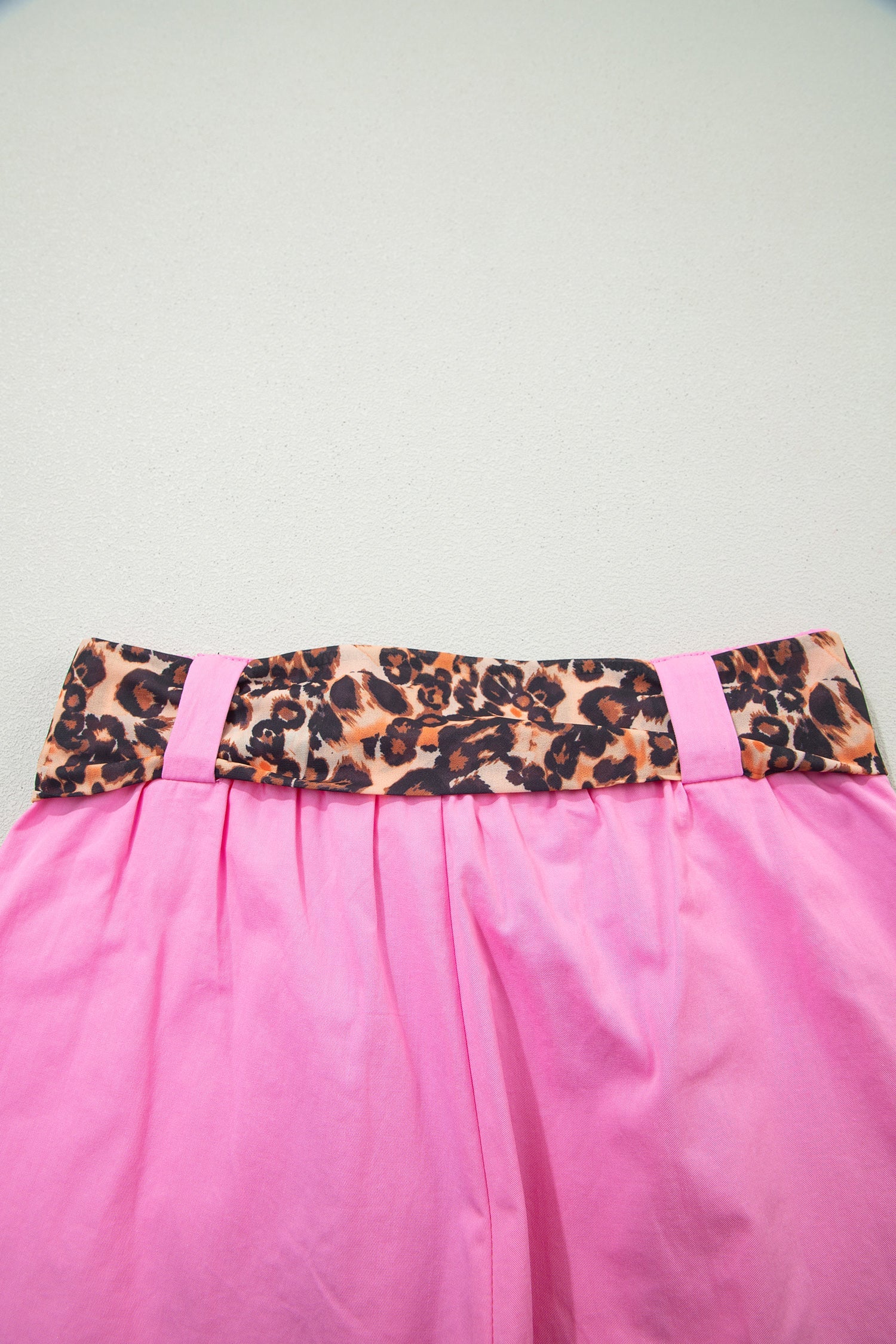 Leopard Contrast Belt Pleated Wide Leg Shorts